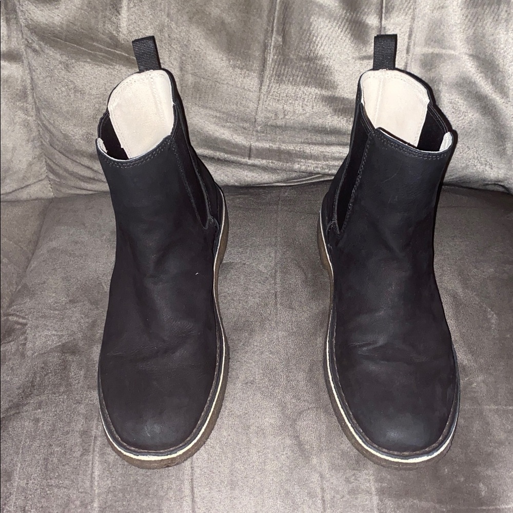 Clarks women’s desert suede Chelsea ankle boot - Picture 3 of 8